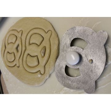 Soft Pretzel |Maker | Cutter   